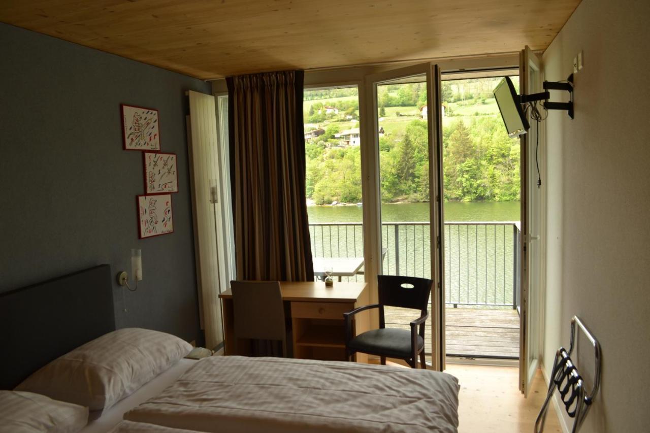 Hotel Les Rives Du Doubs Les Brenets Exterior photo