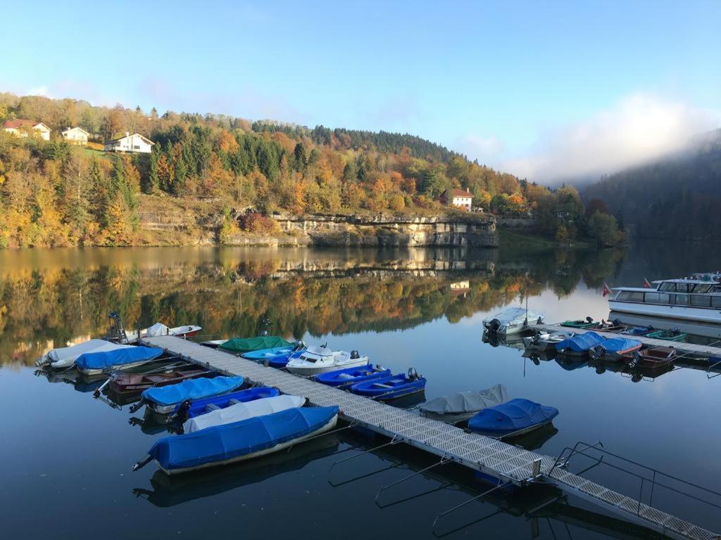 Hotel Les Rives Du Doubs Les Brenets Exterior photo